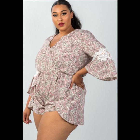 Mauve Floral Romper - Picture 2 of 5